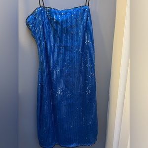 great club dress! stretchy on the top part and pretty with the flashlight